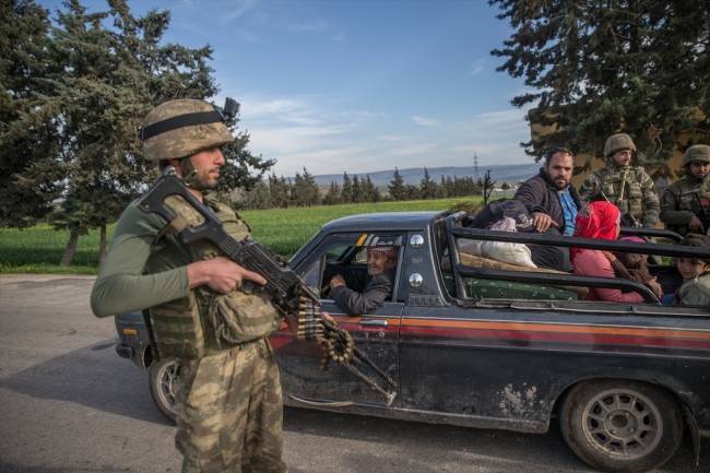 Türk komandosu savaş mağdurlarının umudu oldu